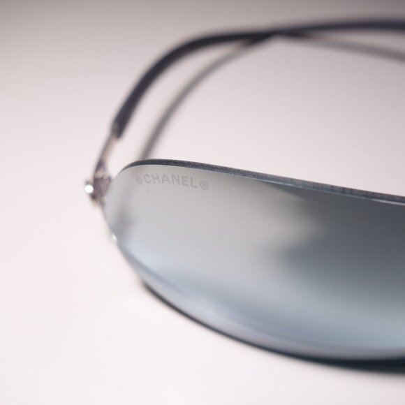 Vtg Chanel Blue Gradient Rimless Lens w/ Silver Metal & CC Logo Arm Sunglasses - Picture 4 of 16